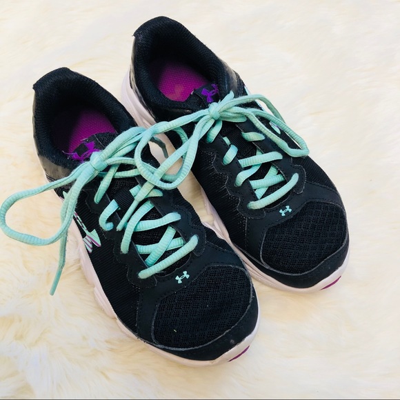 girls under armour tennis shoes